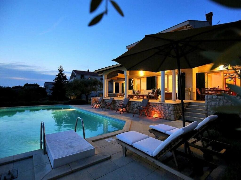 Magnificent Villa Clara With Big Pool Zadar Exterior photo